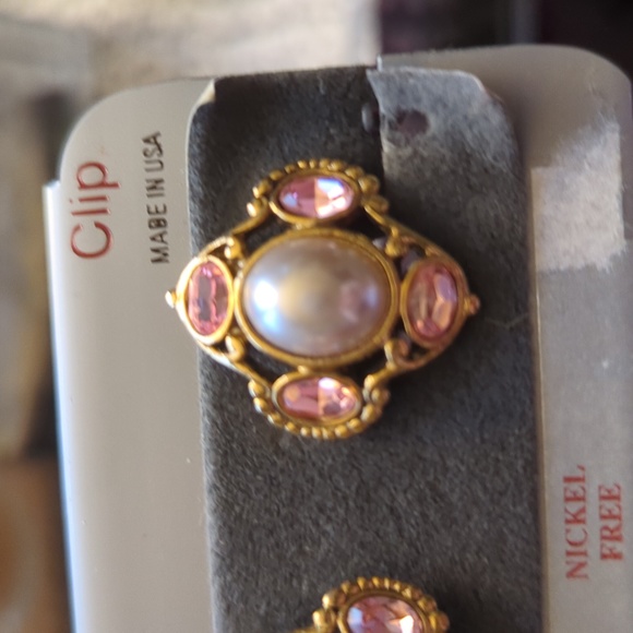 Pink & Pearl Earrings (clip-on) - Picture 3 of 4